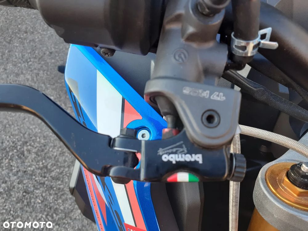 Suzuki GSX 1000 - 24