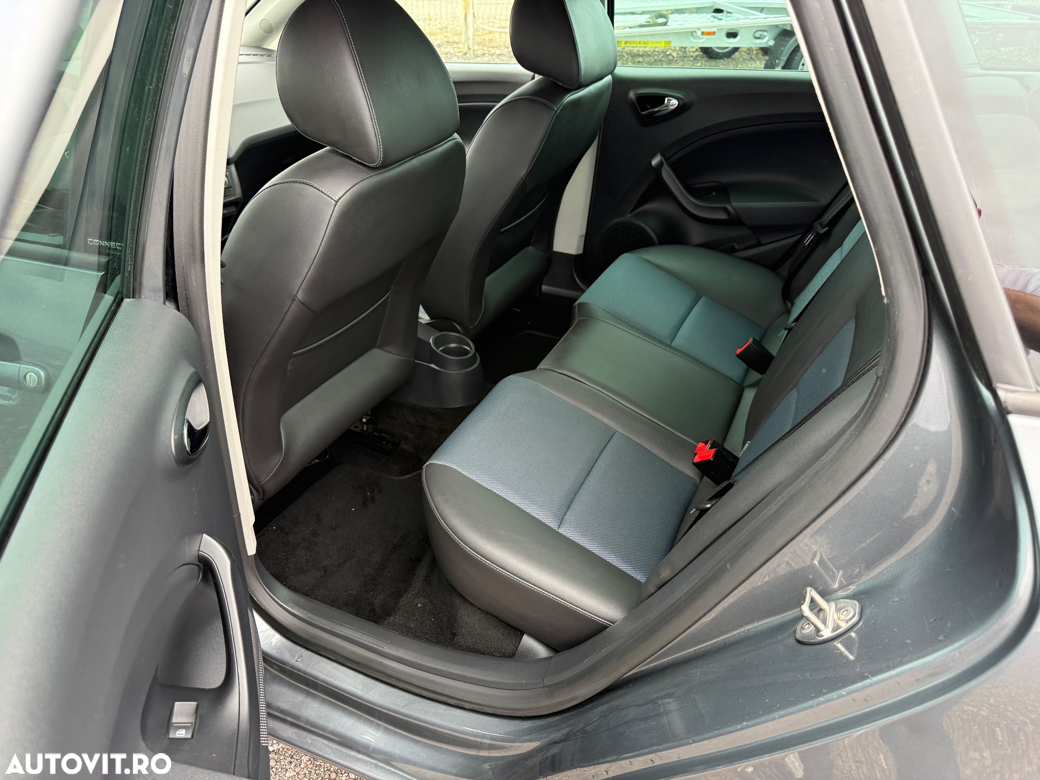 Seat Ibiza 1.2 TSI CONNECT - 7