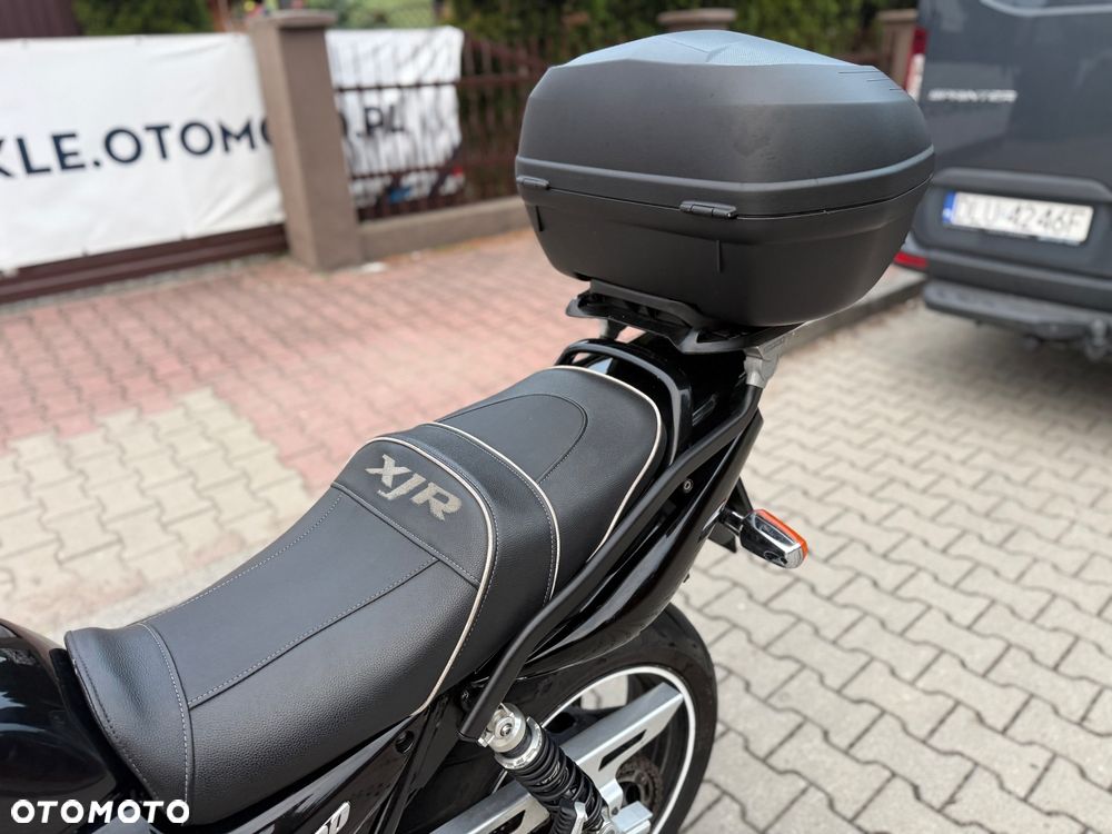 Yamaha XJR - 24