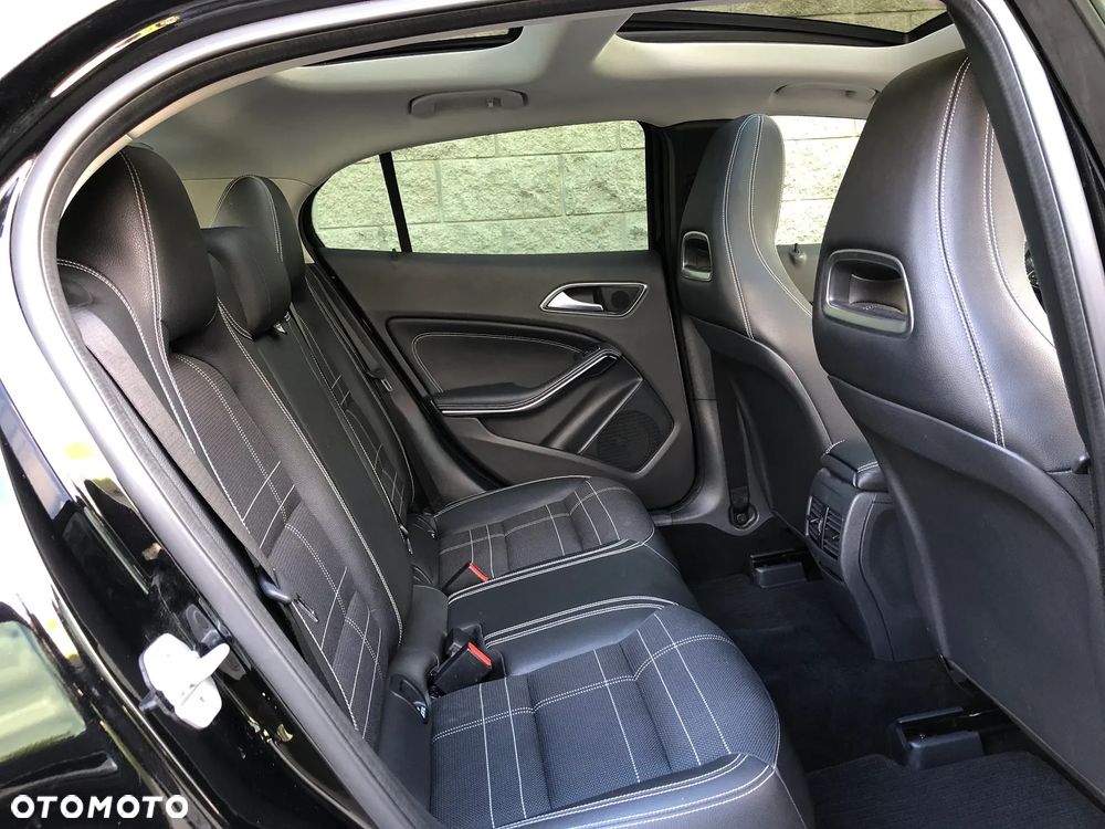 Mercedes-Benz GLA 200 Activity Edition - 20