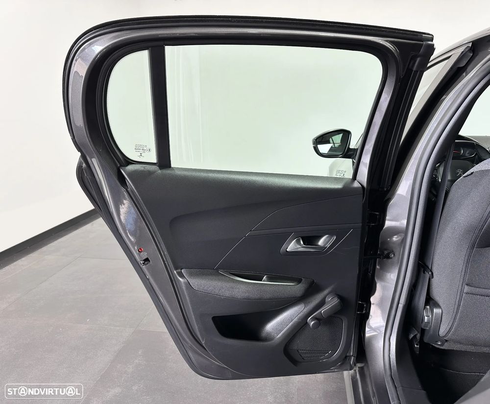 Peugeot 208 1.2 PureTech Active Pack - 37