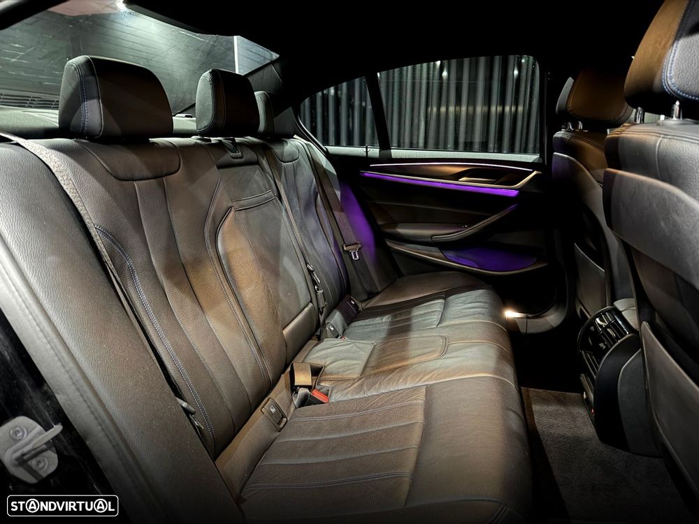 BMW 530 e Pack Desportivo M - 41