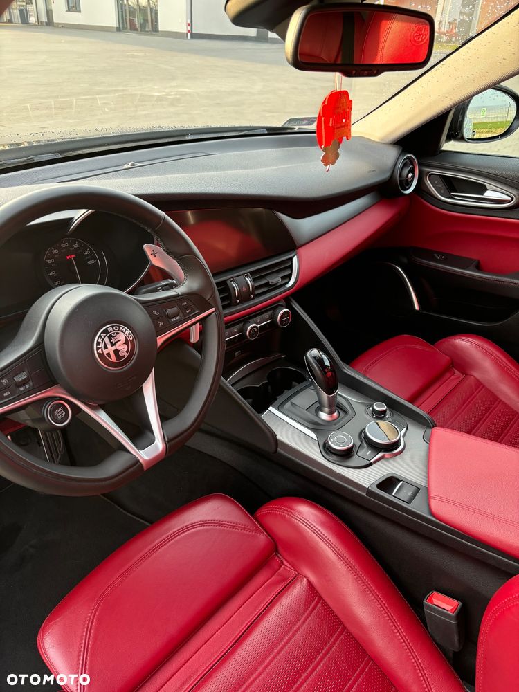 Alfa Romeo Giulia 2.0 Turbo 16V AT8 Veloce Ti - 10