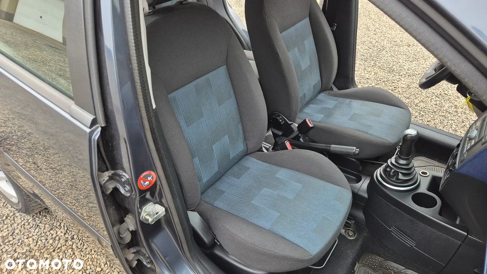 Ford Fiesta 1.3 Ambiente - 21