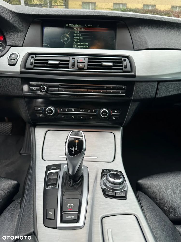BMW Seria 5 525d Touring - 19