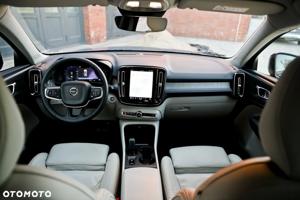 Volvo XC 40 B4 B AWD DKG Ultimate Bright - 20