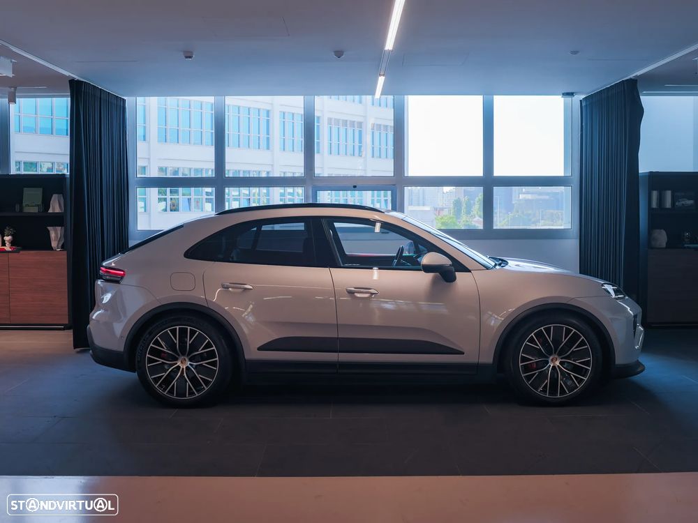 Porsche Macan Electric 4S - 7