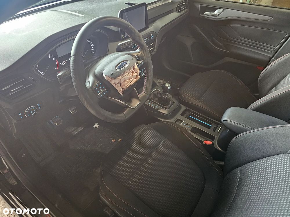 Ford Focus 2023 photo 3
