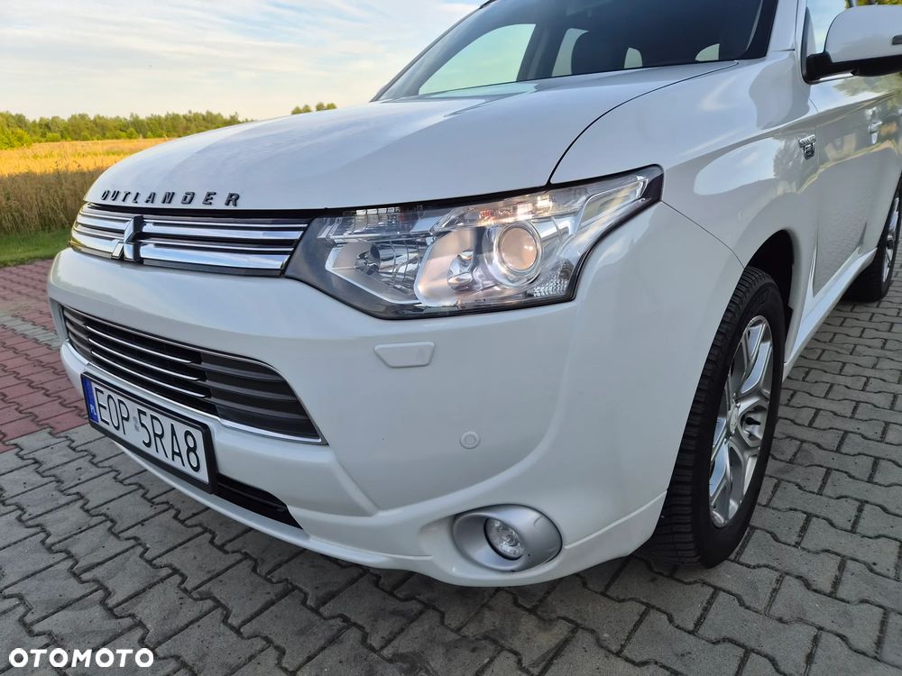 Mitsubishi Outlander 2.0 4WD Top - 22