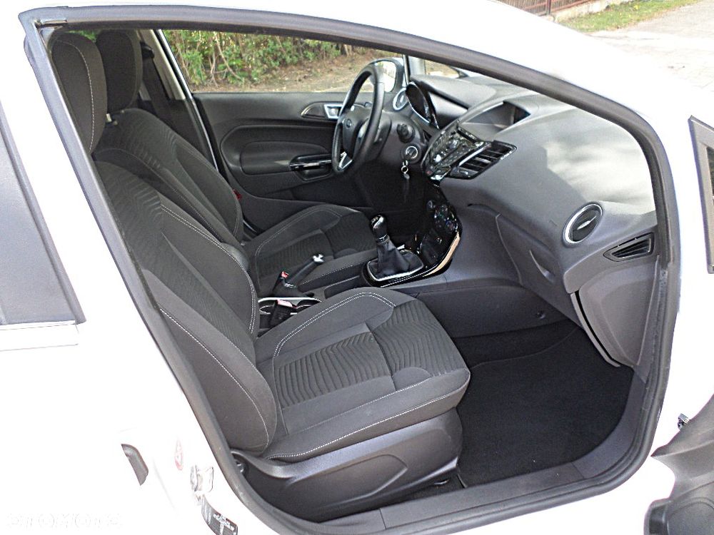Ford Fiesta 1.25 Titanium EU5 - 19