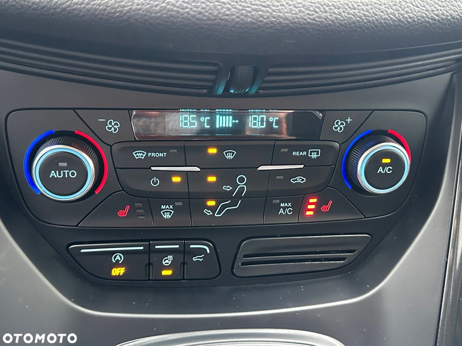 Ford Kuga - 26