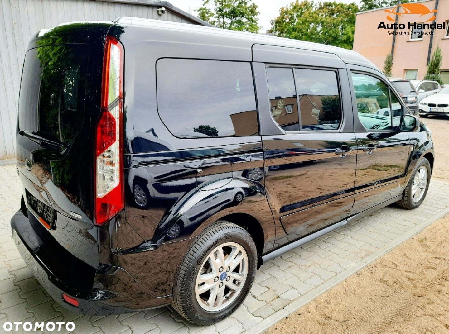Ford Tourneo Connect Grand - 12