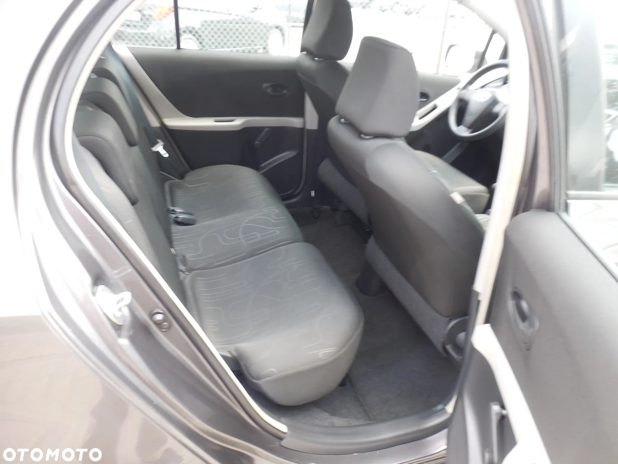 Toyota Yaris 1.0 Active - 12