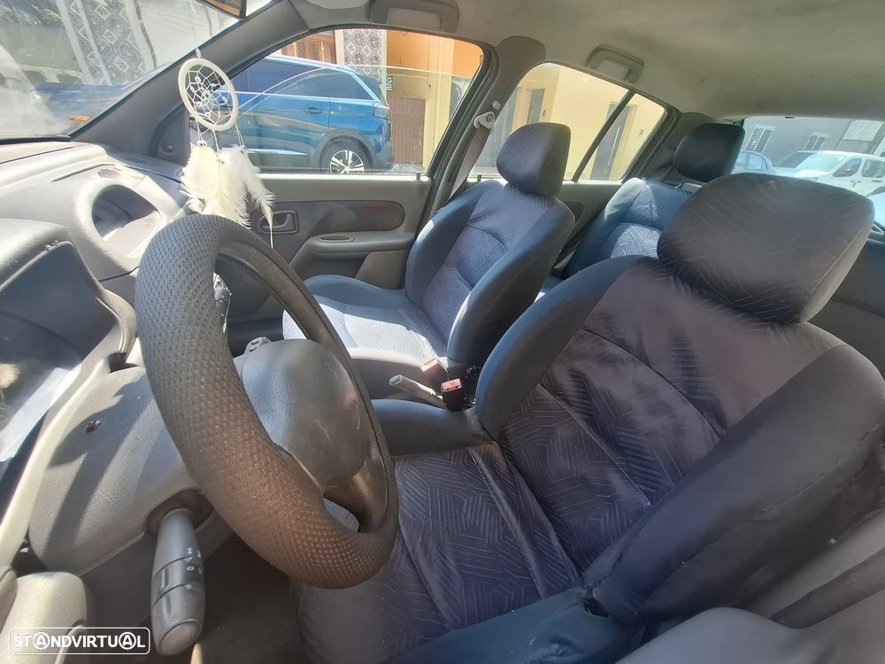 Renault Clio 1.2 RT - 5