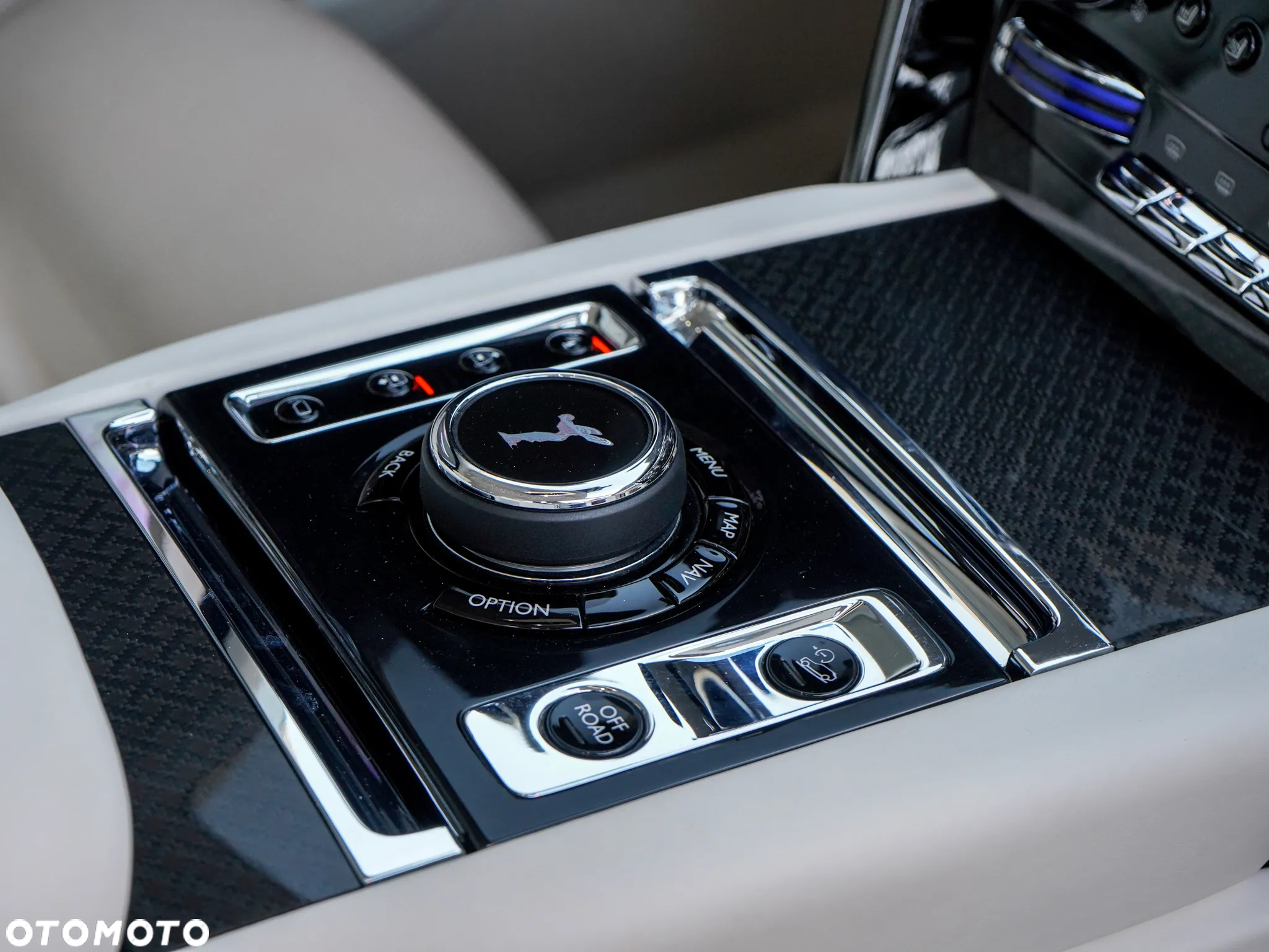 Rolls-Royce Cullinan Black Badge - 19