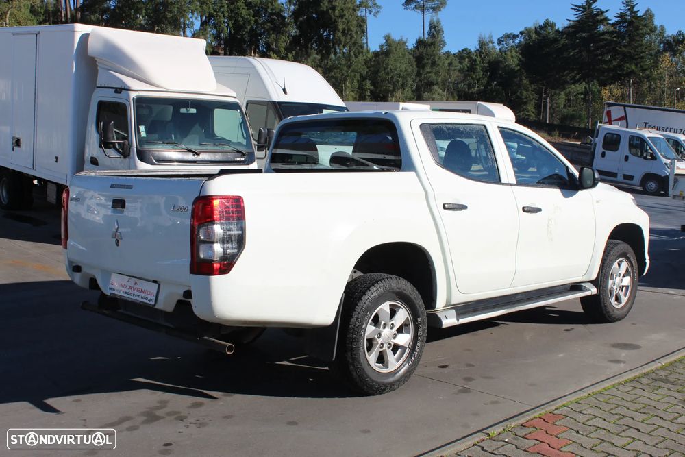 Mitsubishi L200 2.3 DI-D CD Invite 4WD - 4