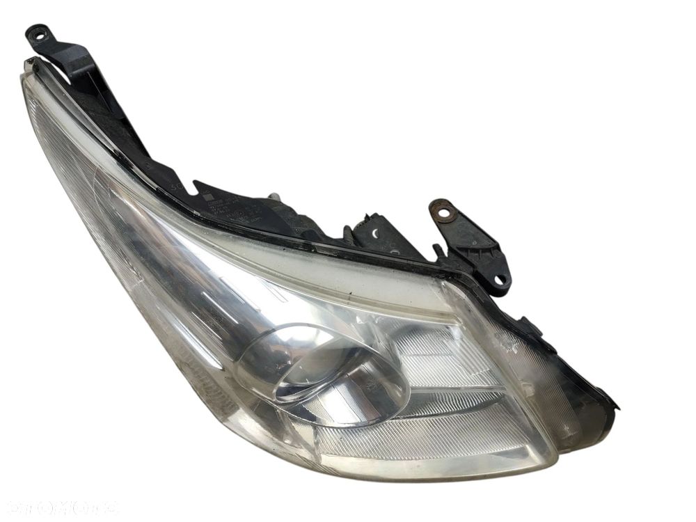 LAMPA PRAWY PRZÓD TOYOTA AVENSIS T27 (2009-2011) 2.0 VVT-I 152KM H279HR-AE - 1