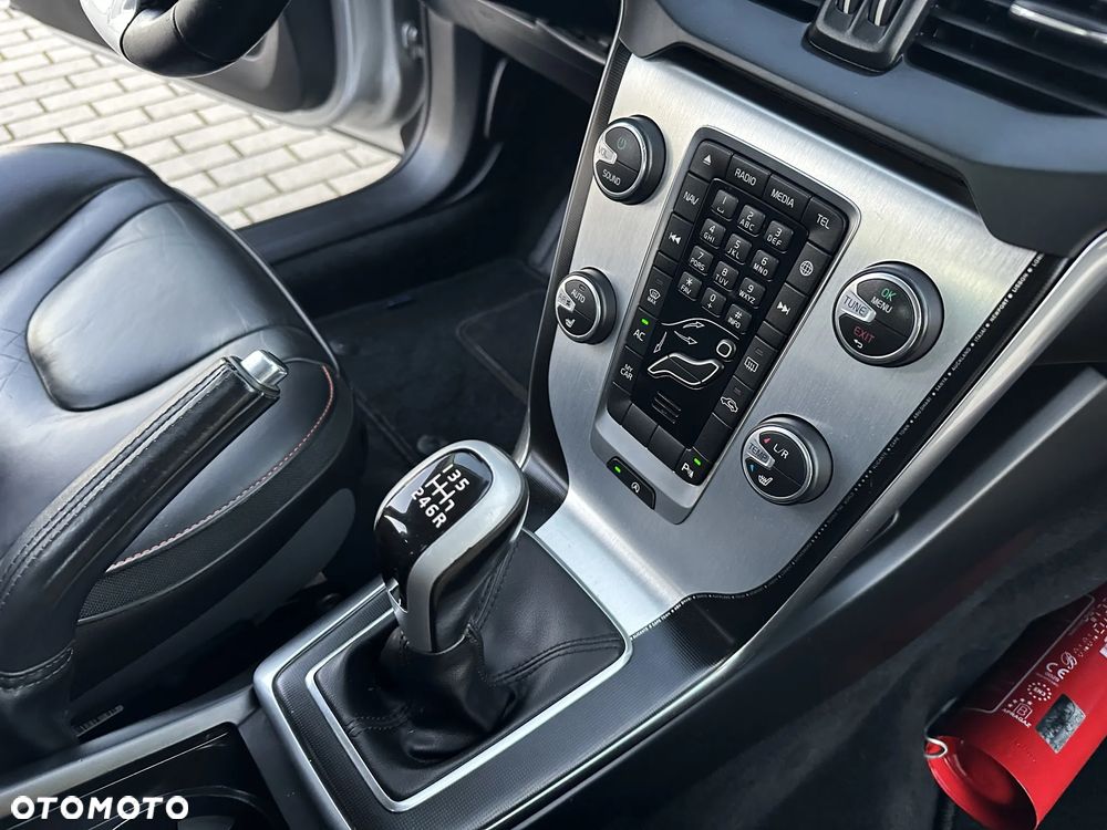 Volvo V40 Cross Country D2 Drive-E Ocean Race - 20