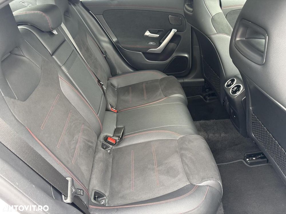 Mercedes-Benz CLA 200 - 12