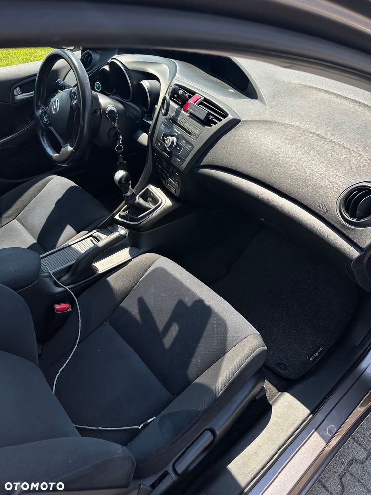 Honda Civic 1.8 Sport - 12