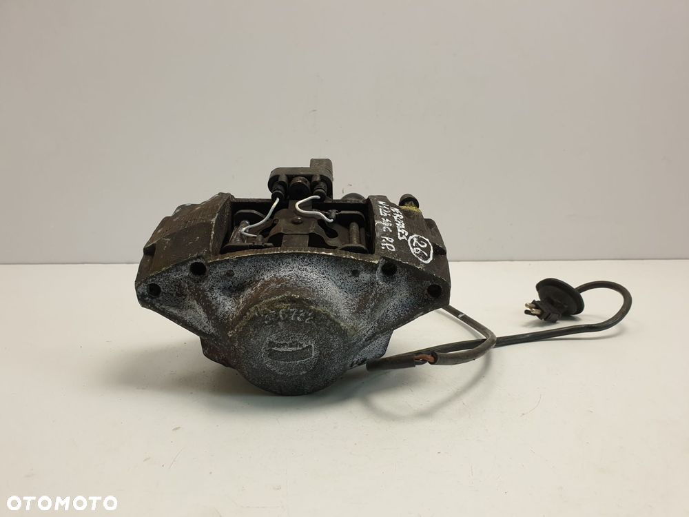 Mercedes W126 SEC 5.6 PRAWY ZACISK HAMULCOWY Przód - 3