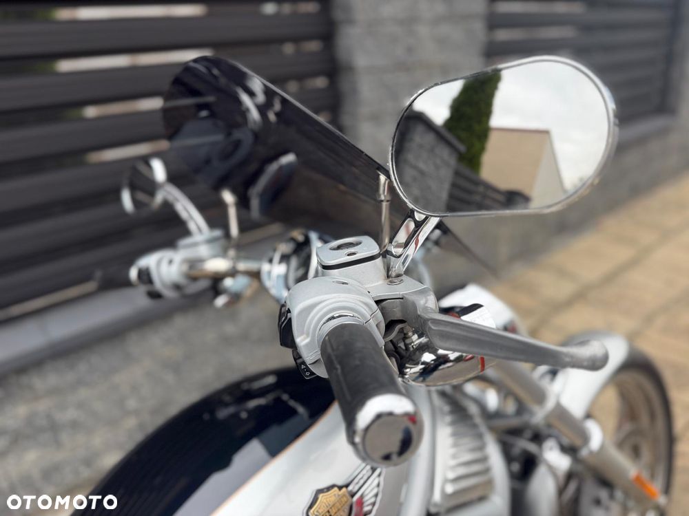 Harley-Davidson V-Rod Street Rod - 16