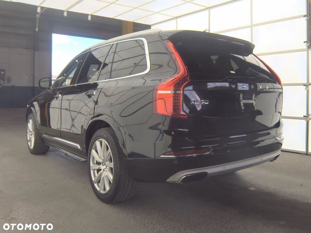 Volvo XC 90 - 4