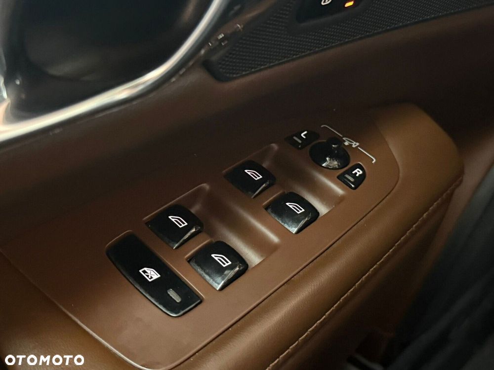Volvo V90 Cross Country - 18