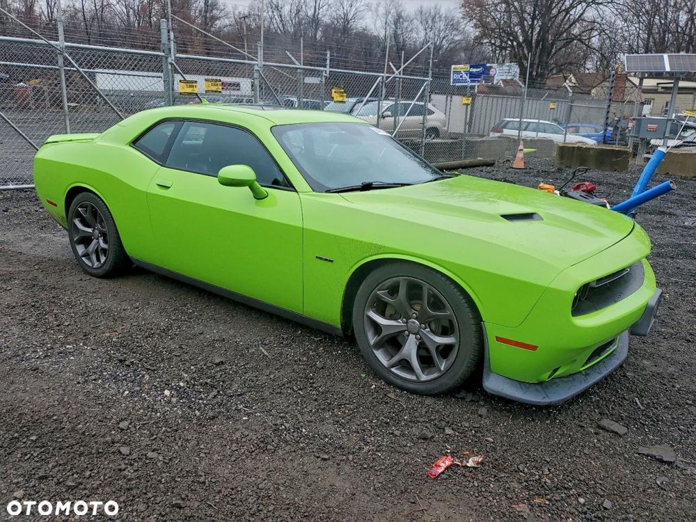 Dodge Challenger - 1