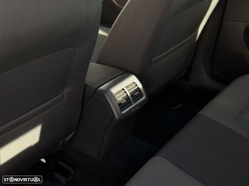 VW Golf 1.0 TSI Stream - 36