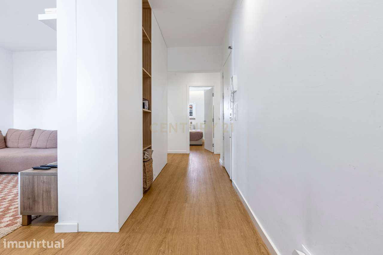 Apartamento T3 Renovado com Terraço - Estrada de Benfica, Lisboa - Grande imagem: 3/23