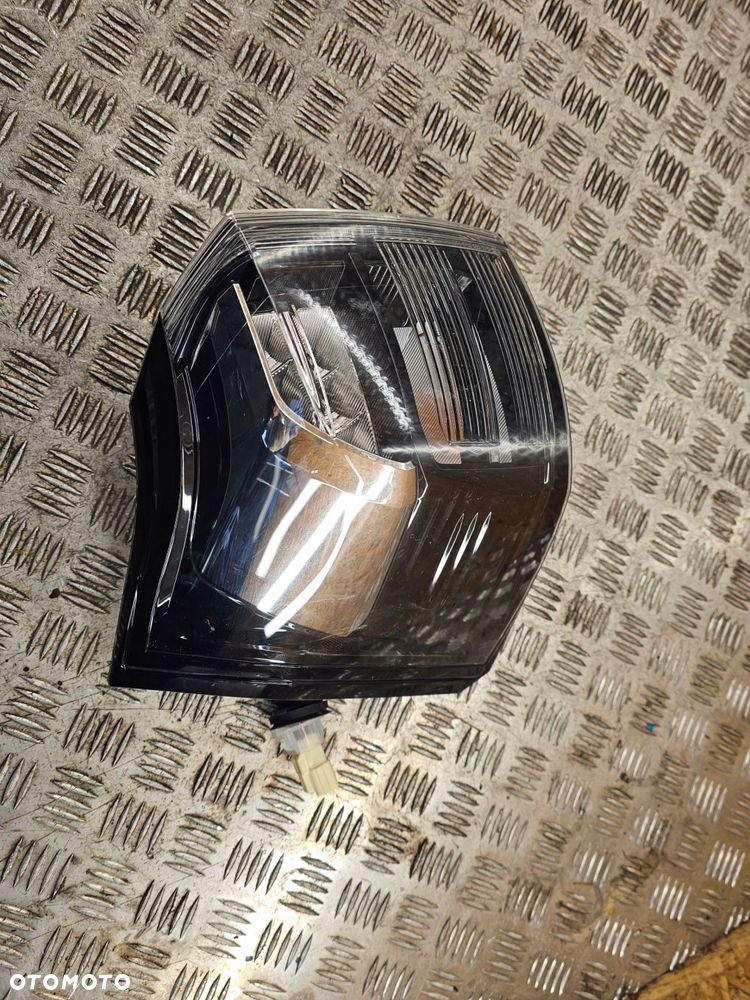 suzuki sx4 s-cross lampa lewa tylna lewy tył 6130l - 7