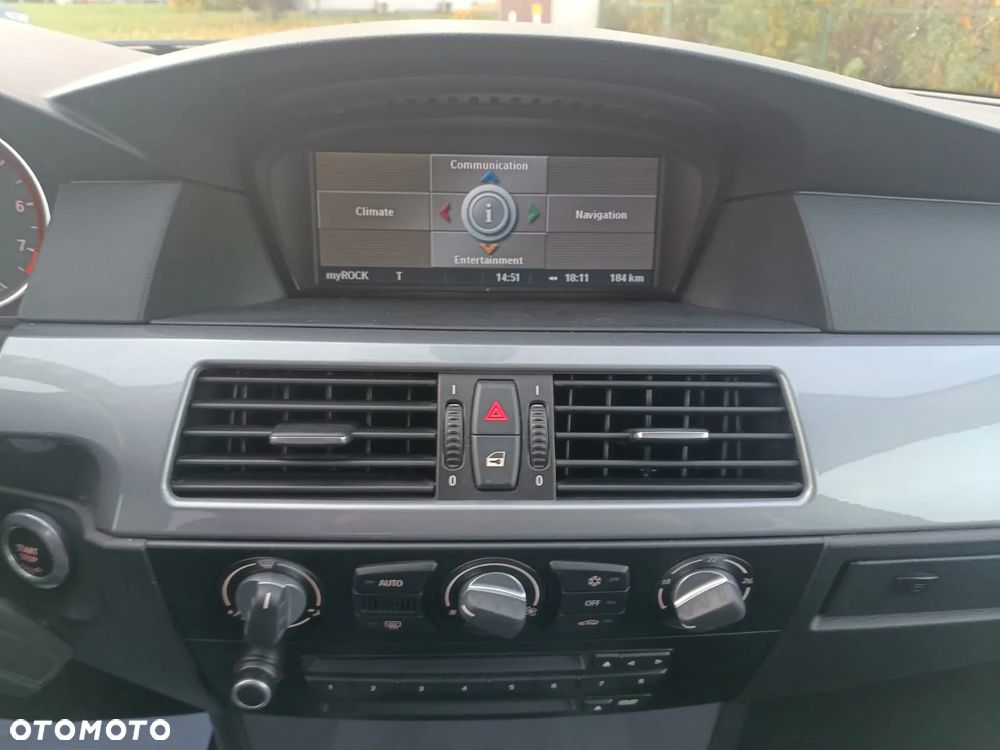 BMW Seria 5 520i - 12