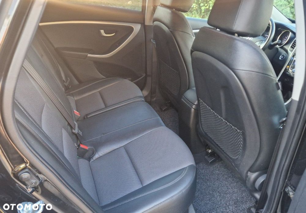 Hyundai i30 1.6 Fifa World Cup Edition - 29