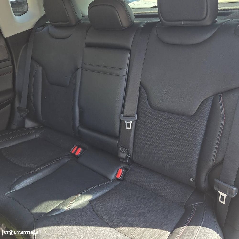 Jeep Compass 1.3 T-GDI 4xe Auto Trailhawk - 29