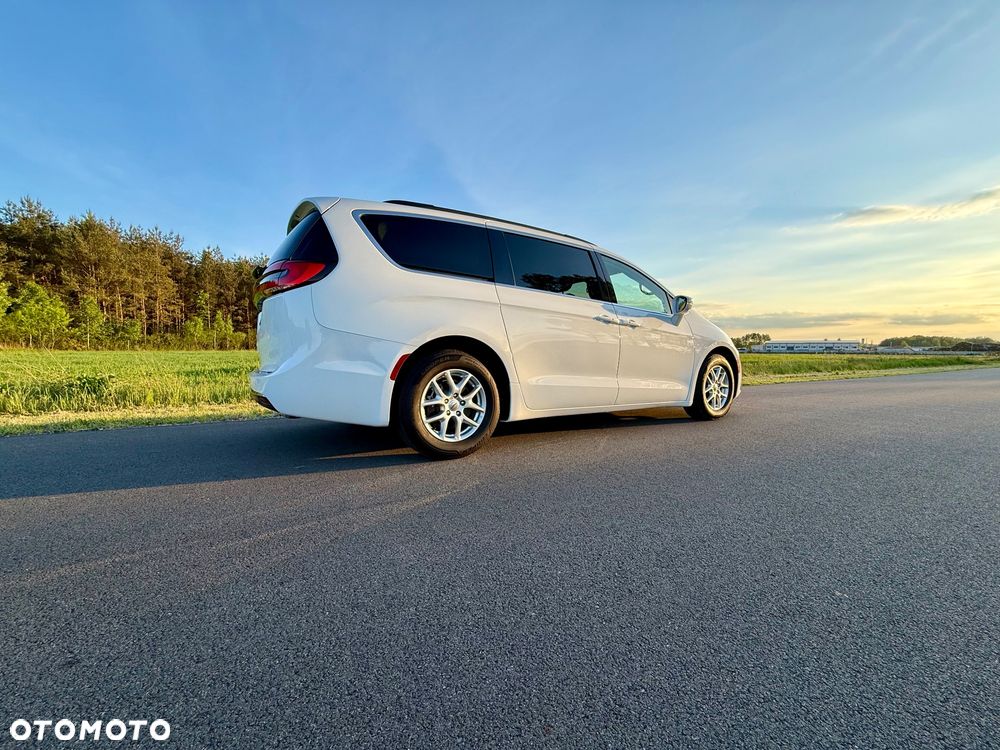 Chrysler Pacifica - 7