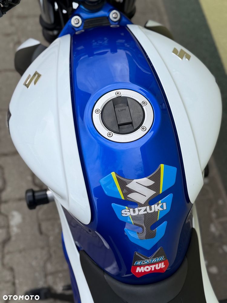 Suzuki Gladius - 35