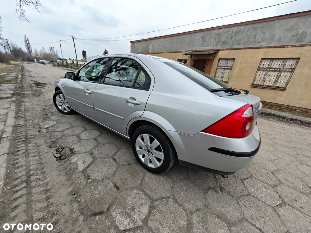 Ford Mondeo 1.8 Ghia X - 15