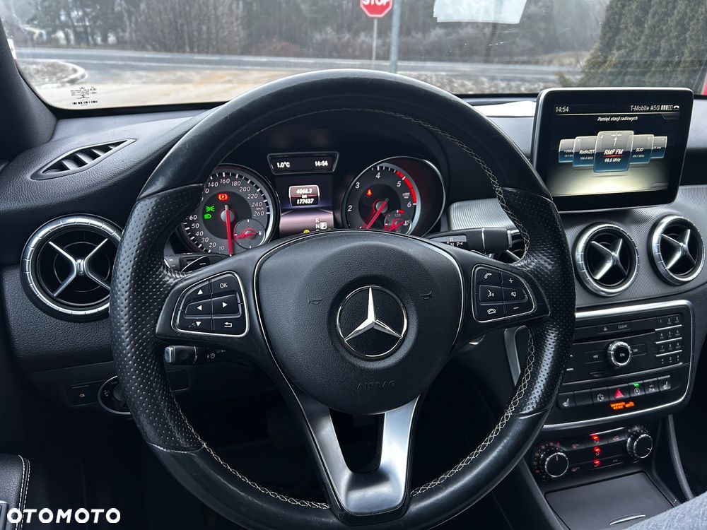 Mercedes-Benz CLA 220 d 7G-DCT Peak Edition - 25