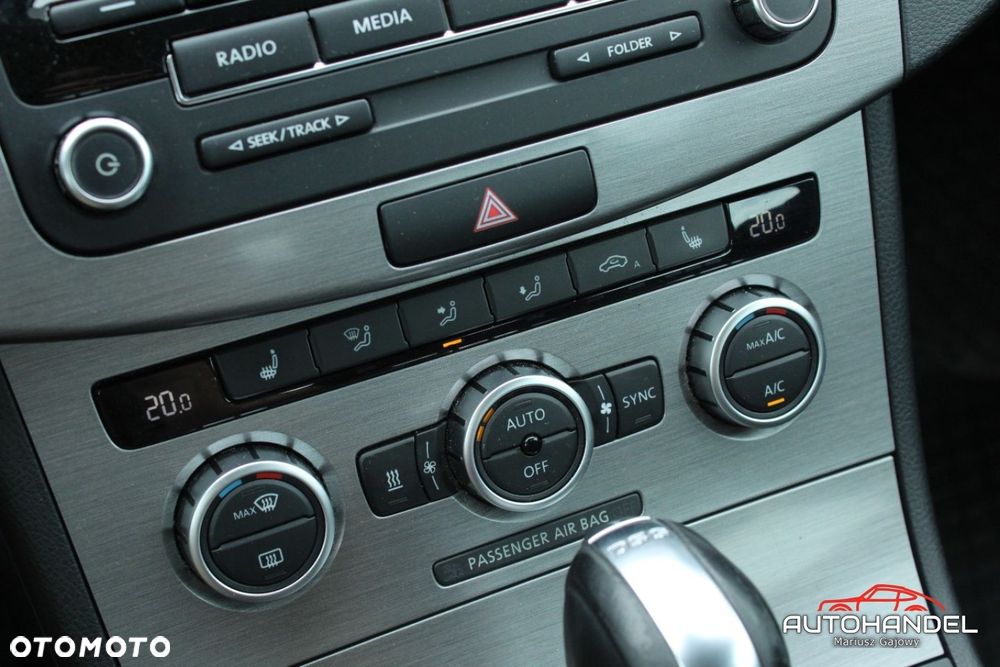 Volkswagen Passat - 13
