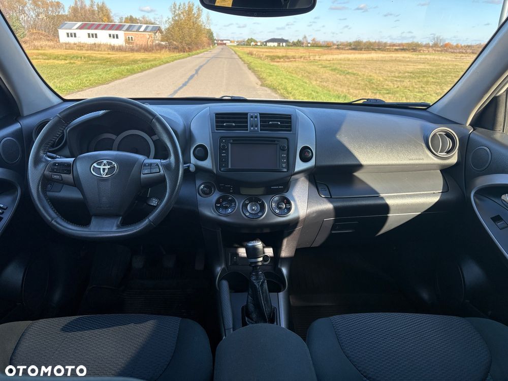 Toyota RAV4 2.2 D-4D 4x2 Sol - 10