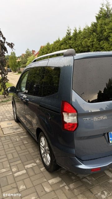 Ford Tourneo Courier 1.5 TDCi Titanium - 18
