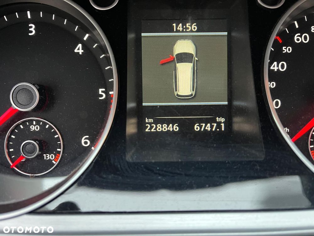 Volkswagen Passat 2.0 TDI DSG BlueMotion Technology R-Line - 9