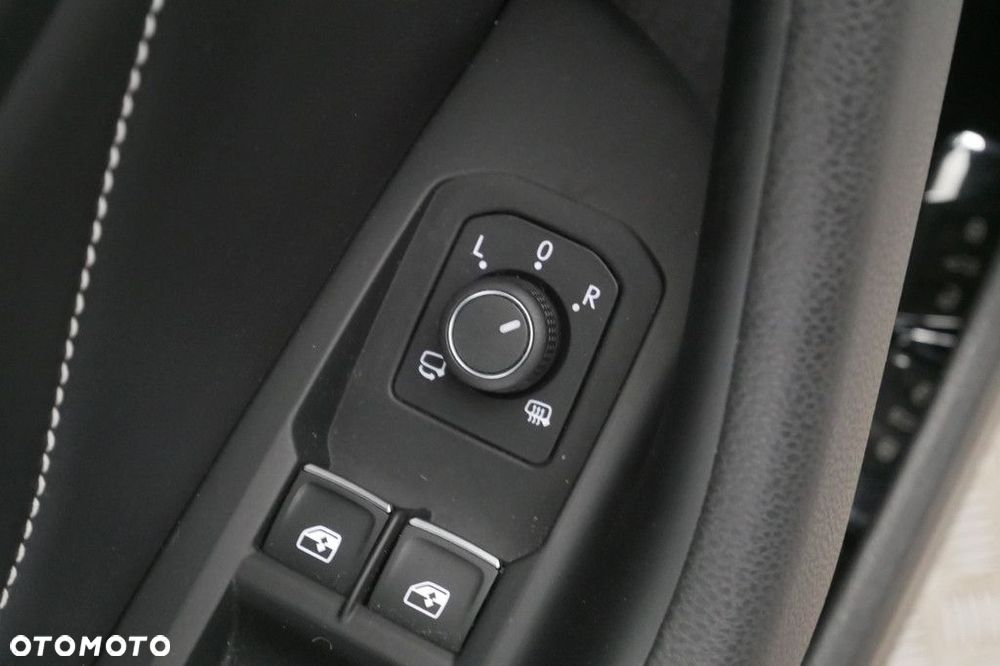 Volkswagen Passat 1.5 TSI EVO Elegance DSG - 34