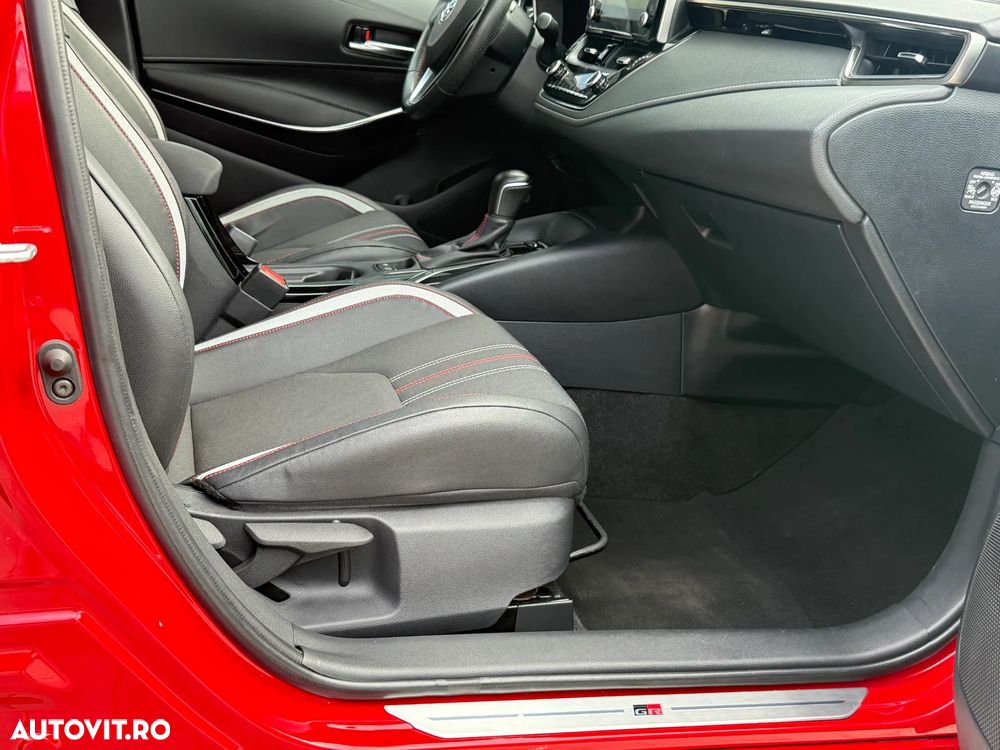 Toyota Corolla 1.8 HSD Dynamic GR Sport - 12