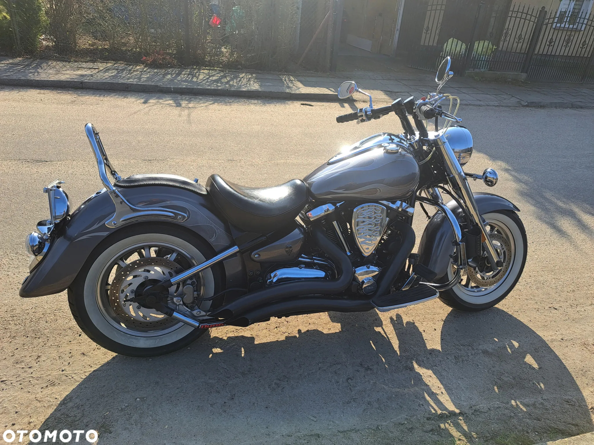 Yamaha Road Star - 2