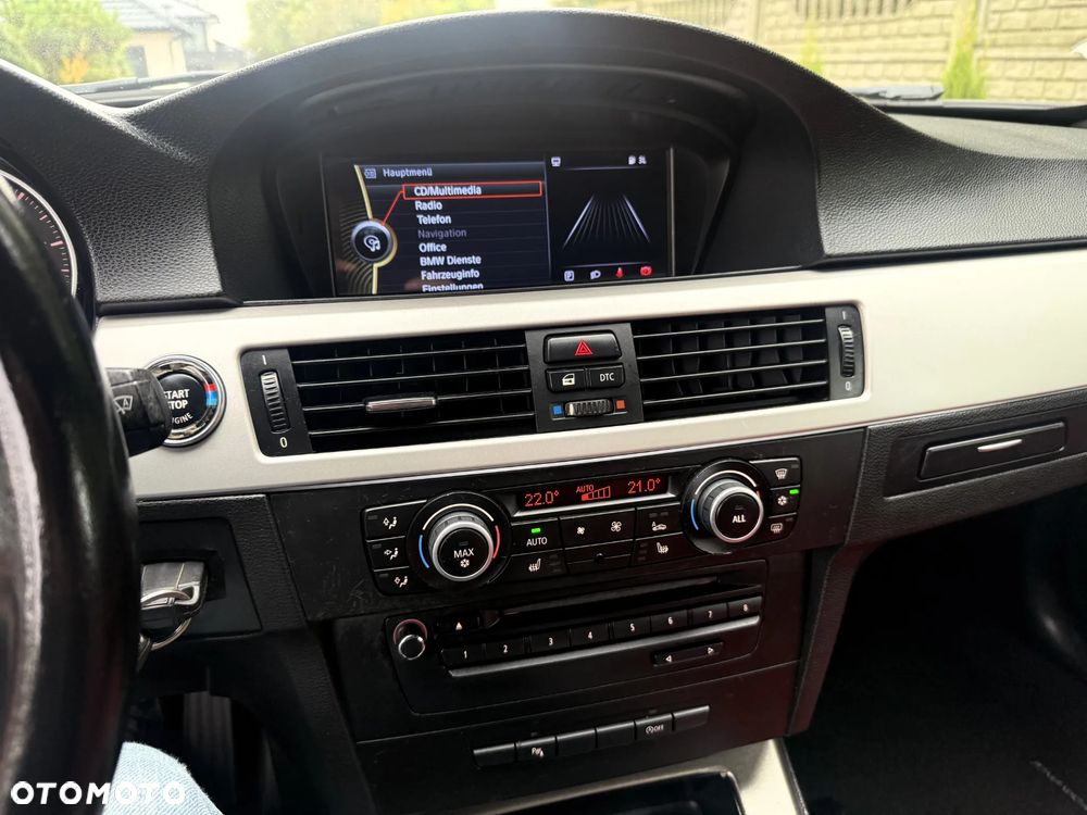 BMW Seria 3 320i Cabrio - 14