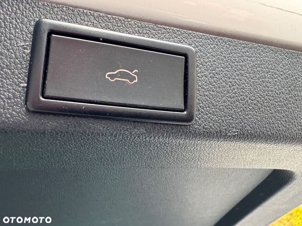 Skoda Octavia Combi 2.0 TDI RS - 29