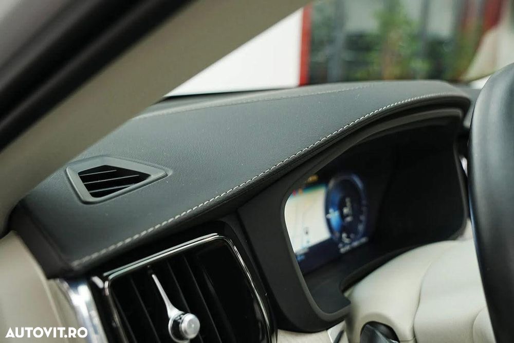 Volvo XC 60 Recharge T6 Twin Engine eAWD Inscription Expression - 28