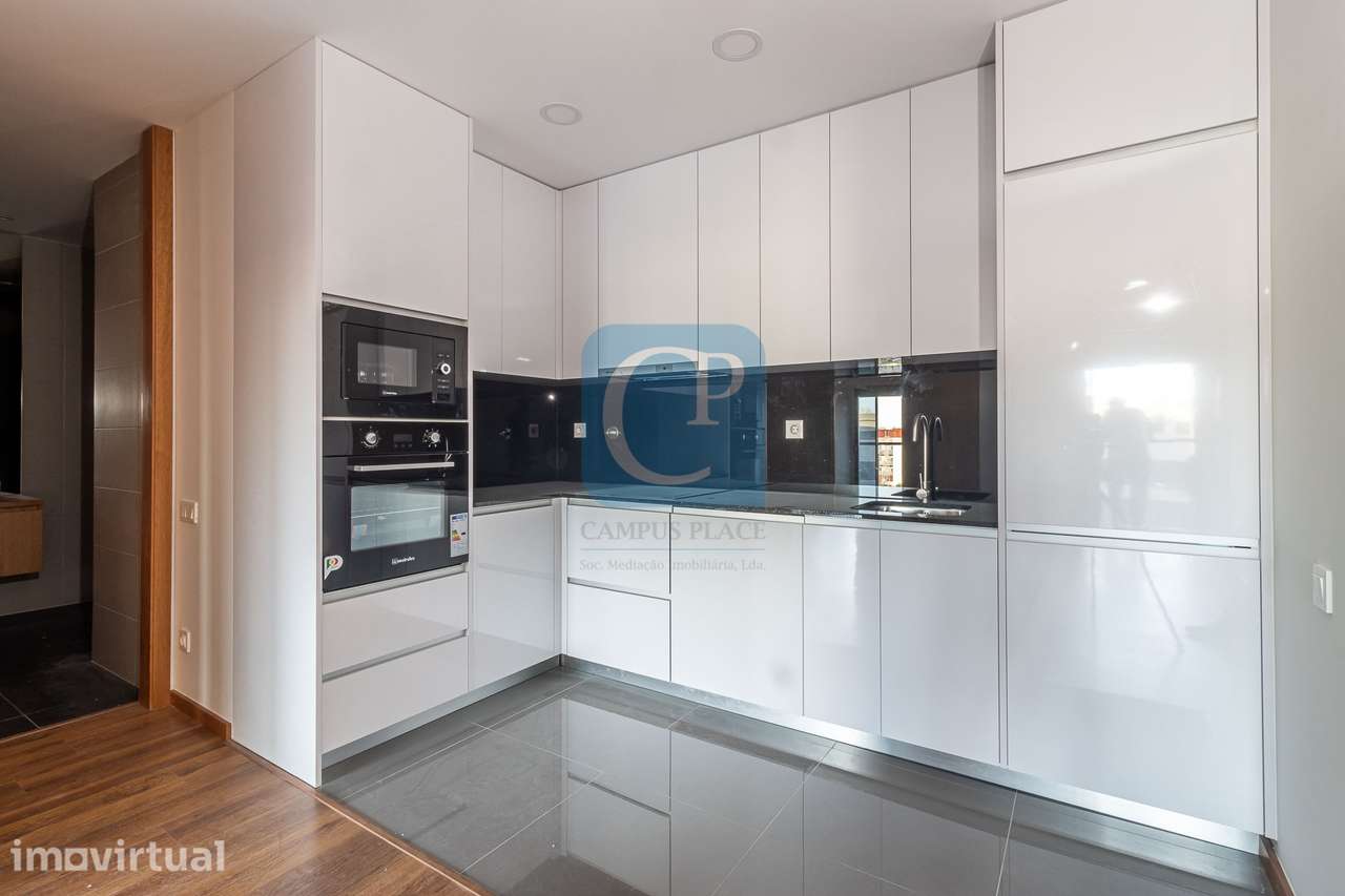 Apartamento T2 com varanda, ao Hospital S. João, em Paranhos - Grande imagem: 4/12
